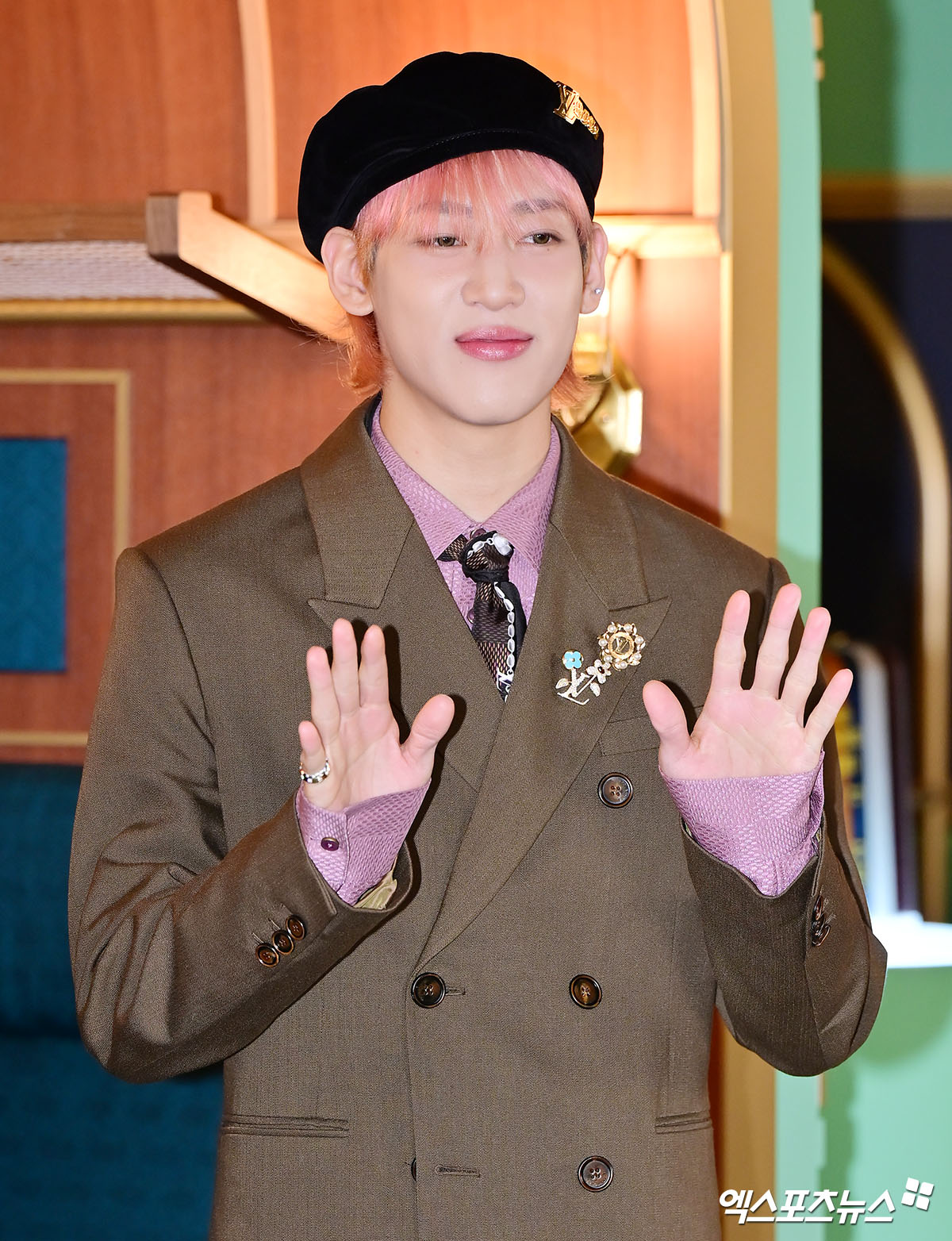 <b>뱀뱀</b> "집이 지옥처럼 느껴져" <b>의미심장 글</b>…팬들도 걱정