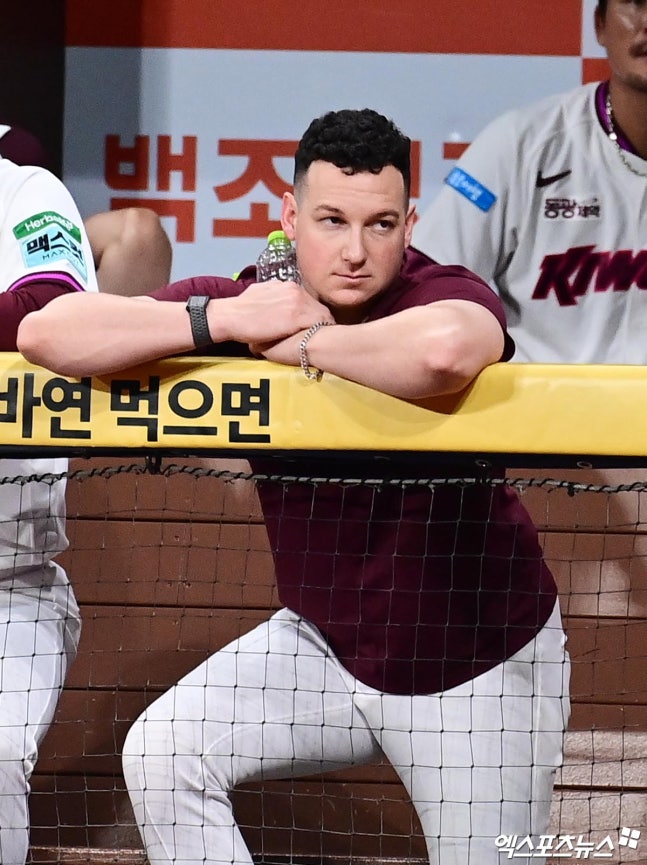 이미 6주 계약 절반 넘게 날려놓고…키움 로젠버그 이번엔 허벅지 부상, 결국 2군행→'3연전 무안타' 두산 양석환도 1군 엔트리 말소