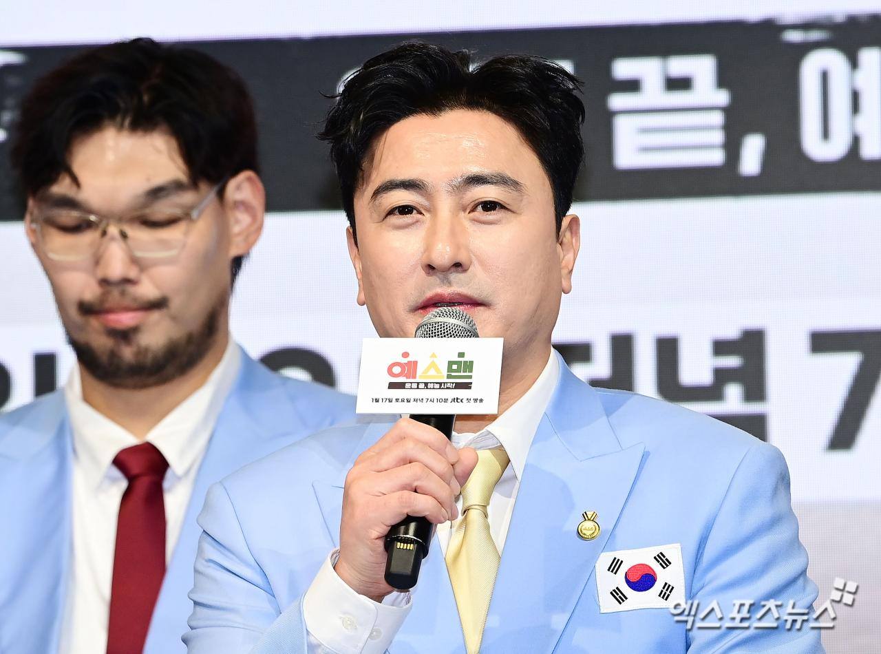 안정환, 정몽규 향한 인사까지 화제 "어른인데 인사 안하냐" 억울…김남일 "하지마!" 단호 (티키타카쇼)