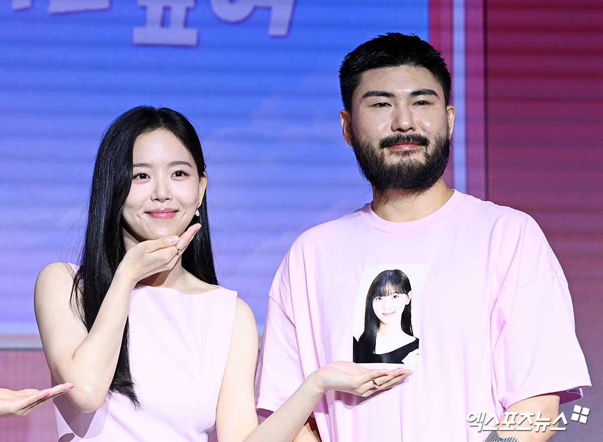 <b>강한나 티셔츠</b> 손수 제작한 <b>카더가든</b>…"위인, 감정 조절 존경스러워" (모...