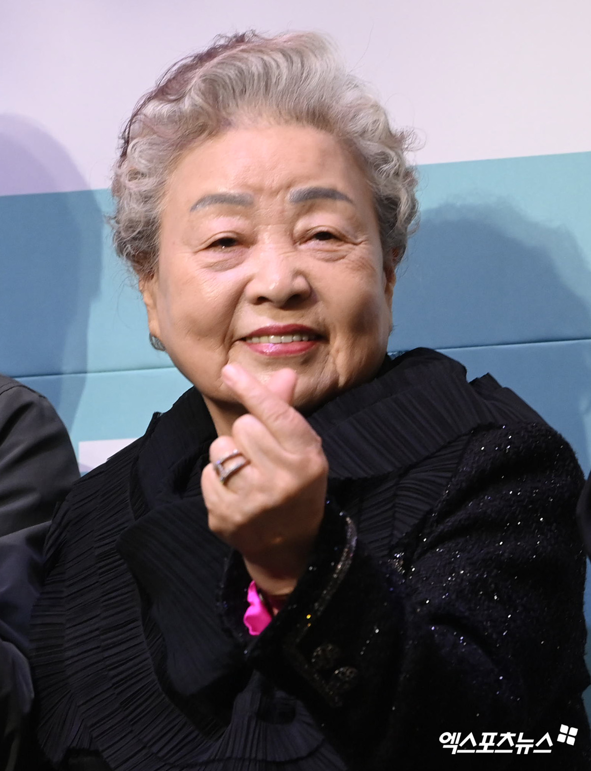"울었으면 국민들도 용서했을 텐데" 배우 강부자, 홍명보 '무덤덤 입국'에 한탄…"영웅이 땅에 떨어졌다"