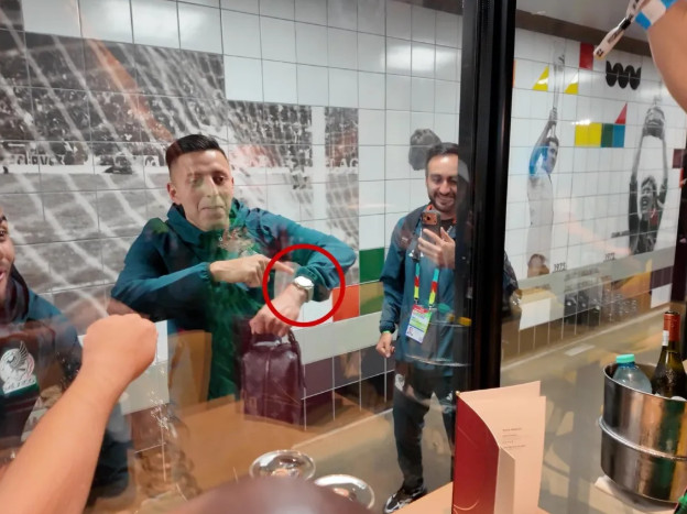 한국 이기고 4연승 달리니 롤렉스 선물! 그런데 반납했다니…WC 16강 멕시코, 잉글랜드전 앞두고 '15억 고급시계' 받았다가 반납, 왜?