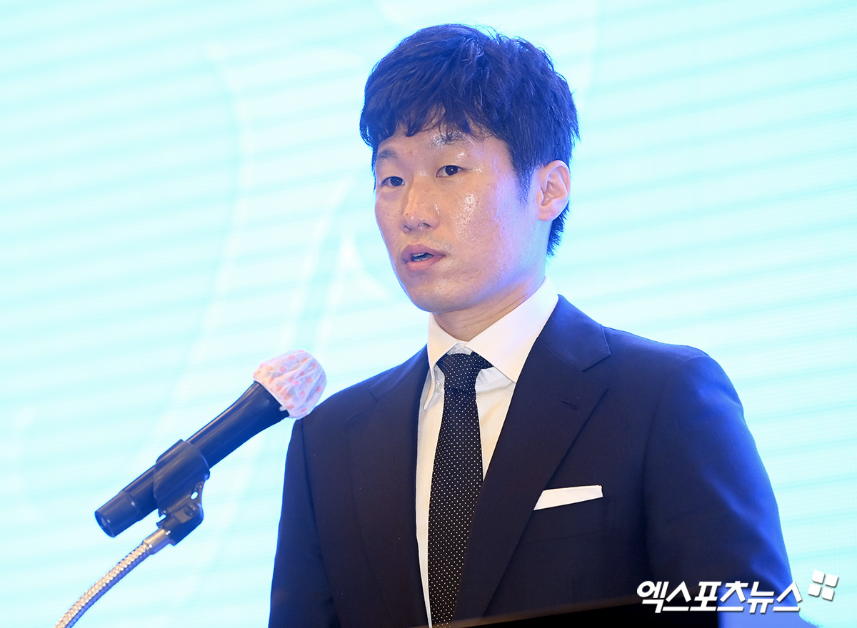 "홍명보 반대하고 정몽규 사퇴해야"…'부역 단호히 거부' 박지성, 韓 축구 새출발 조타수 잡는다→땅에 떨어진 국민 신뢰 회복, 시동 건다