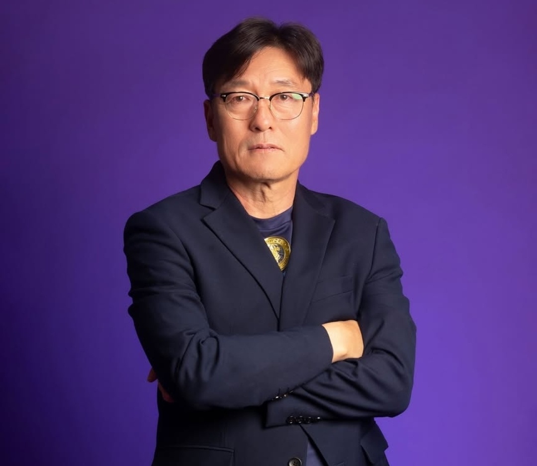 '홍명보 2년 최소 40억 안긴' 이임생, 캄보디아 구단 기술이사 부임…김영광 "밖으로 나가 버리고~" 일침 가했다