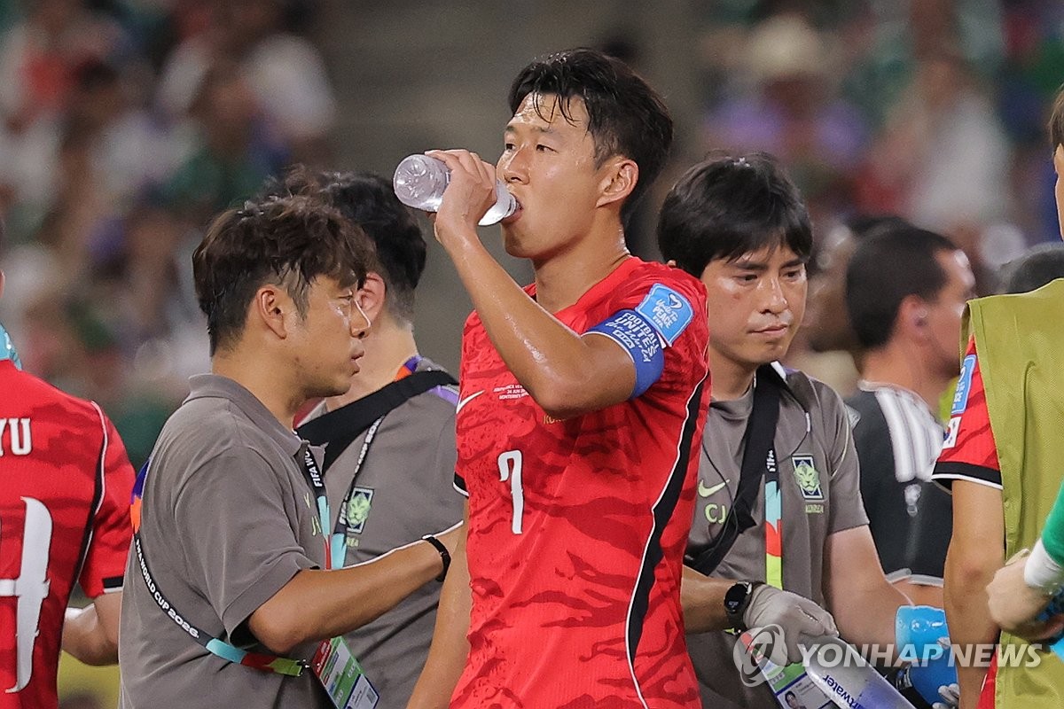 한국 축구 날벼락! 월드컵 본선행 걱정하나?…"아시아 8.5장 너무 많아" 토너먼트 진출 압도적 '꼴찌'→대륙별 티켓 배분 재조정 되나 [2026 월드컵]