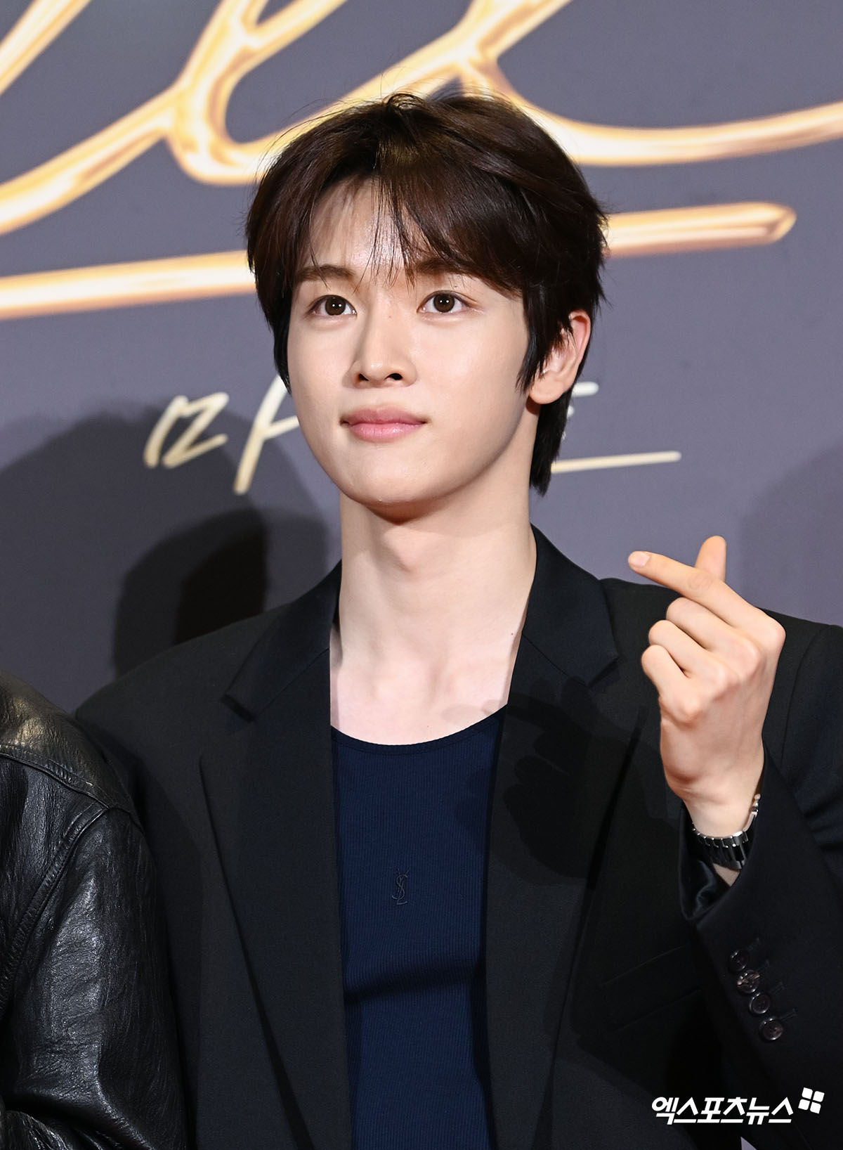 라이즈 성찬, 사생 카메라에 팔꿈치 대응…"나라도 저럴 듯" vs "폭력은 ...