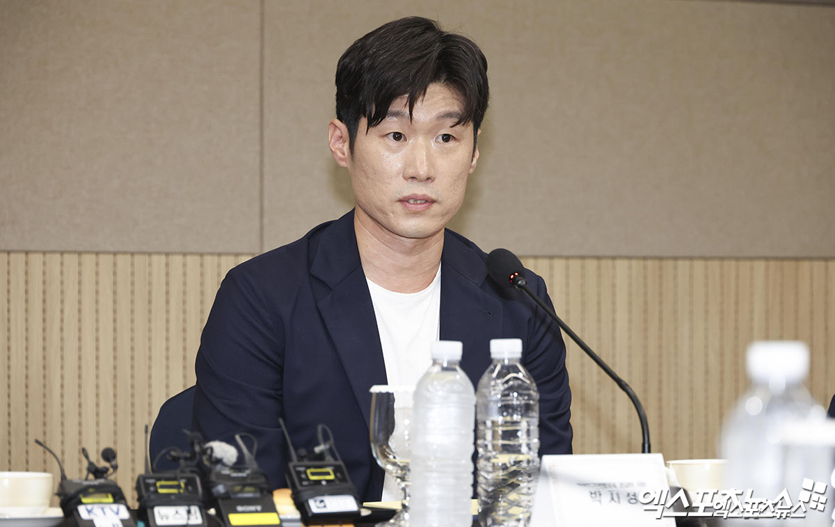 "박지성·이영표가 뭘 안다고 함부로 말하나" <b>전북축구협회장</b> '혁신위'...