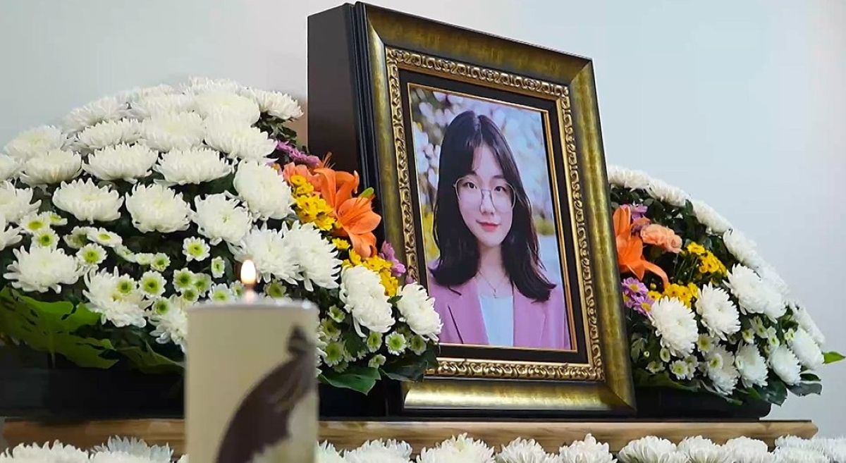 생활고에 무빈소 장례…'<b>배그 부부</b>' 남편, 35일만 다시 상주 섰다 '눈물...