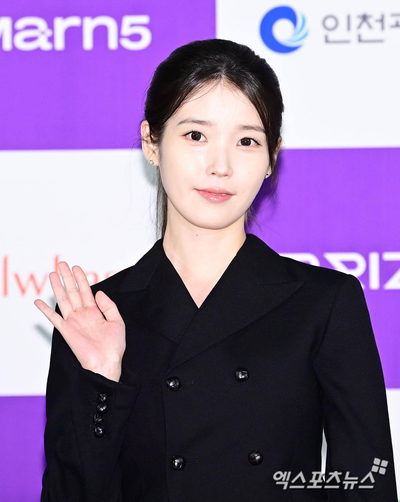 아이유 , 엎친 데 덮친 2026년…"다 망쳐버린 것 같아" 자책 [엑's 이슈]