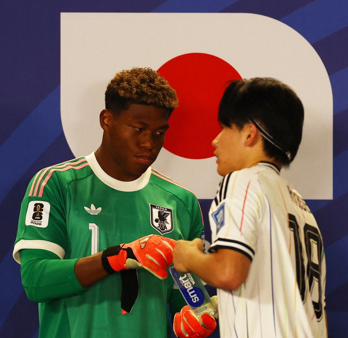 한국 0명 vs 일본 10명, 충격 사건 터지나? EPL 아시아 판도 확 바뀐다 "...