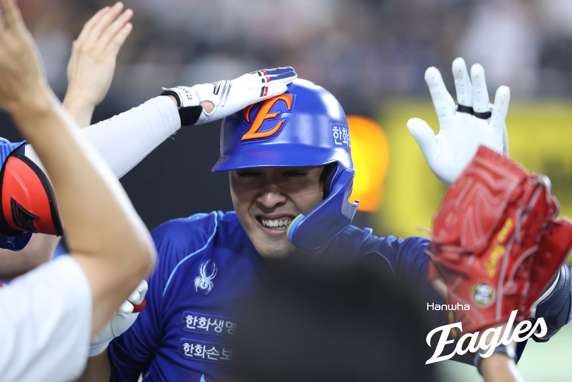 '이게 된다고?' <b>한화</b>, 8회 동점 허용→<b>10득점 폭발</b>…MOON의 남자 한지윤...