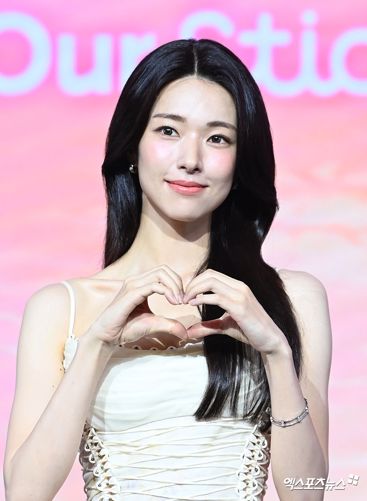 <b>하영</b> "<b>증조부</b>가 <b>고종</b> 황제 <b>진료</b>"…의사 집안·미국 예술대 엘리트였다 ...