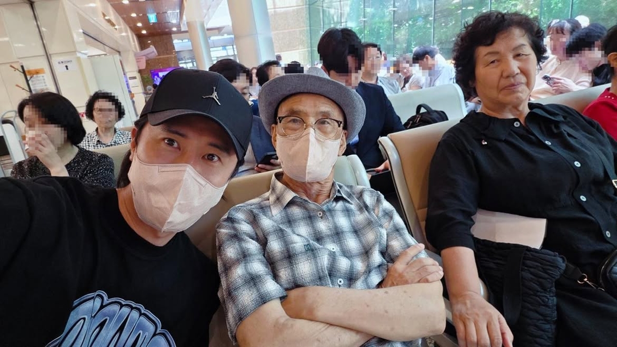 <b>신성</b>, 부친 <b>위암 4기</b> 투병 고백…"항암치료 후 희망 보여"