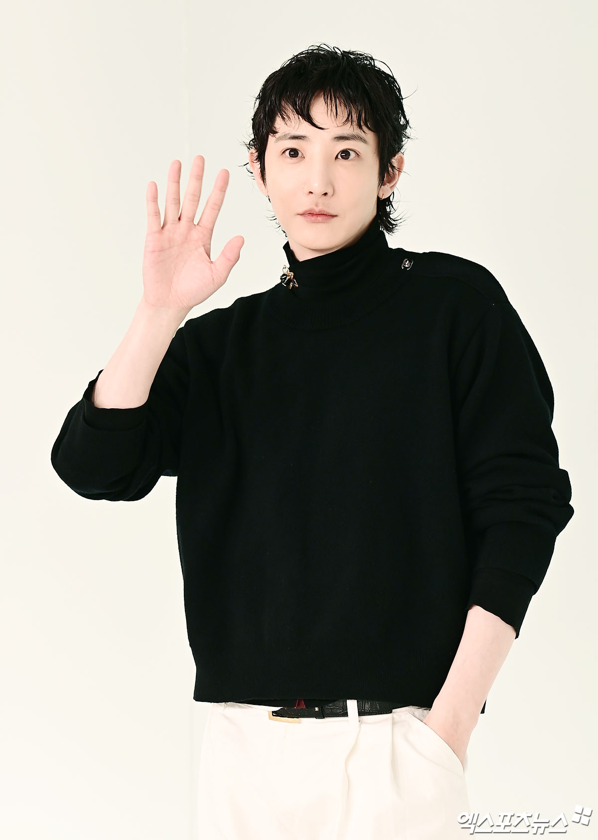 [단독] <b>이수혁</b>, '<b>하렘의 남자들</b>' <b>하차</b>…"스케줄상 이유"