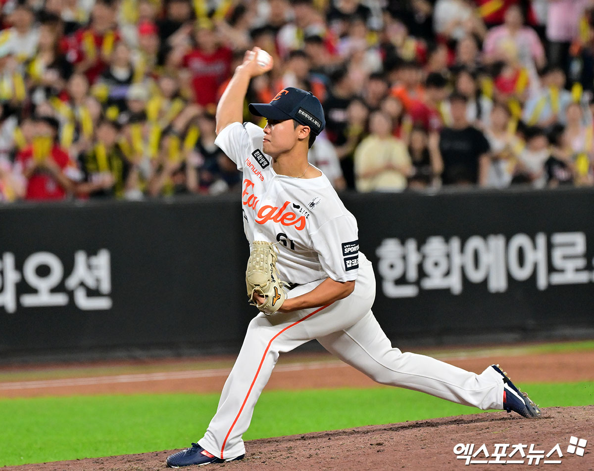 '152km 쾅' <b>한화</b> 정우주 <b>복귀전</b> 무실점…달감독도 긍정 평가 "괜찮았다"...