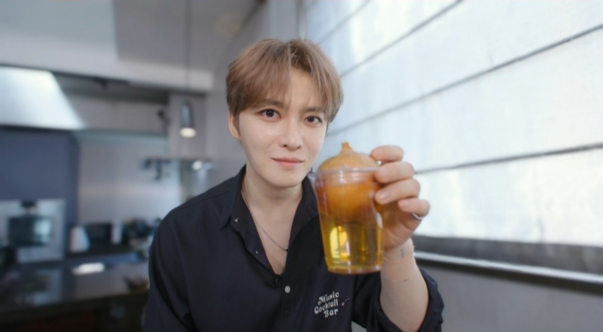 <b>김재중</b>, 엘리베이터 딸린 <b>도쿄 대저택</b> 최초 공개…마트 세일에 신난 반...