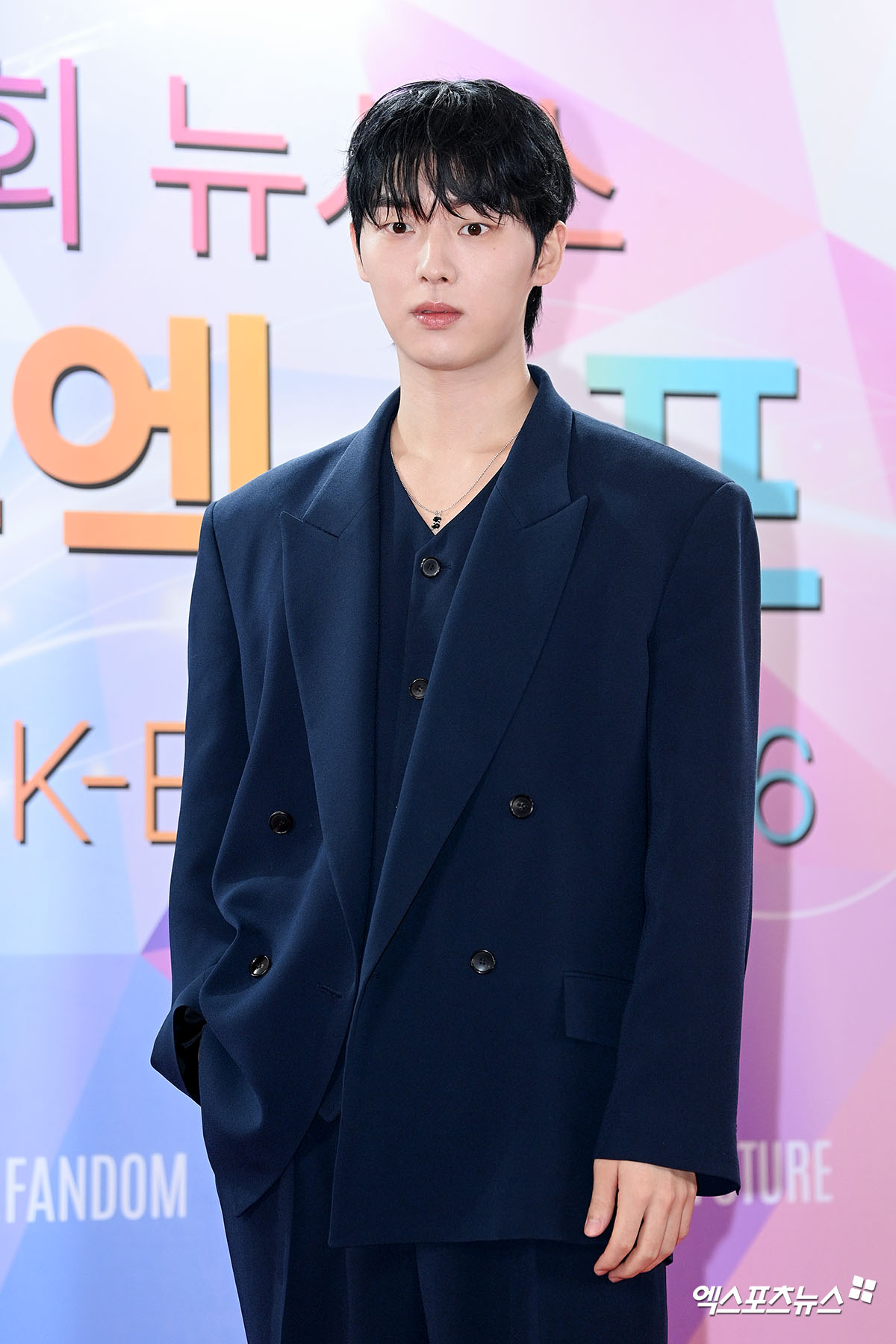 "돼지라서, 말릴 사람 없다"…<b>최현욱</b>, <b>아침</b>부터 <b>만취 라이브</b> 또 논란 [엑...