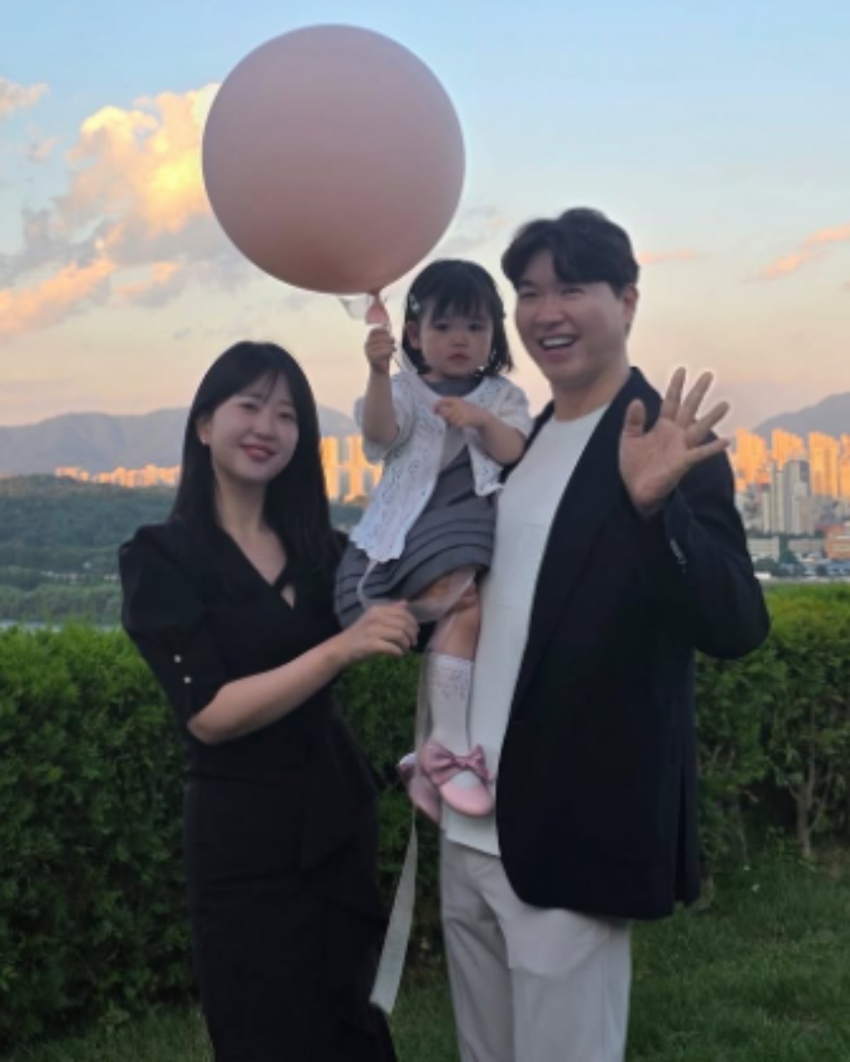 Flight delay controversy: Park Soo-hong's apology sparks more online criticism