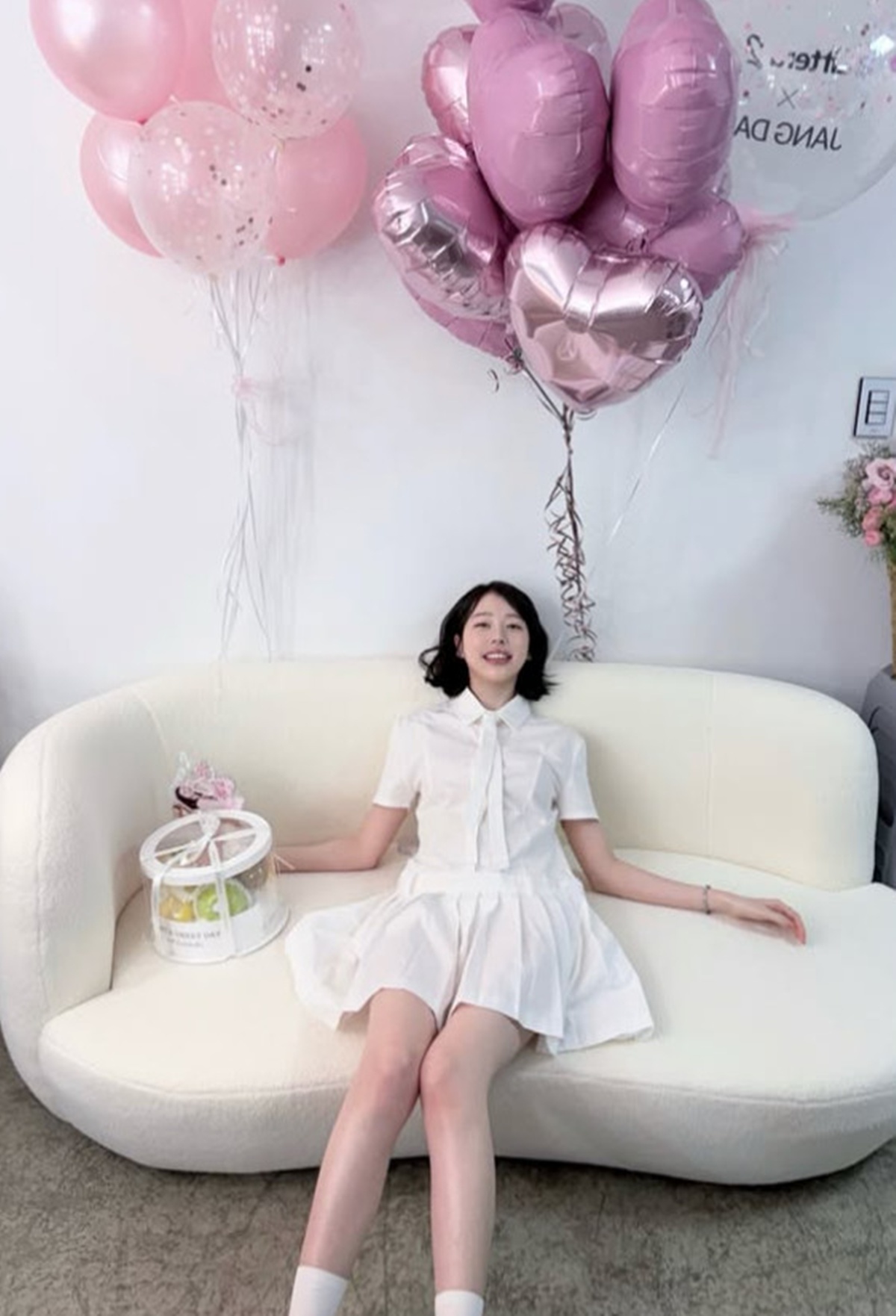 Jang Da-ah's ad shoot photos remind fans exactly who her younger sister is