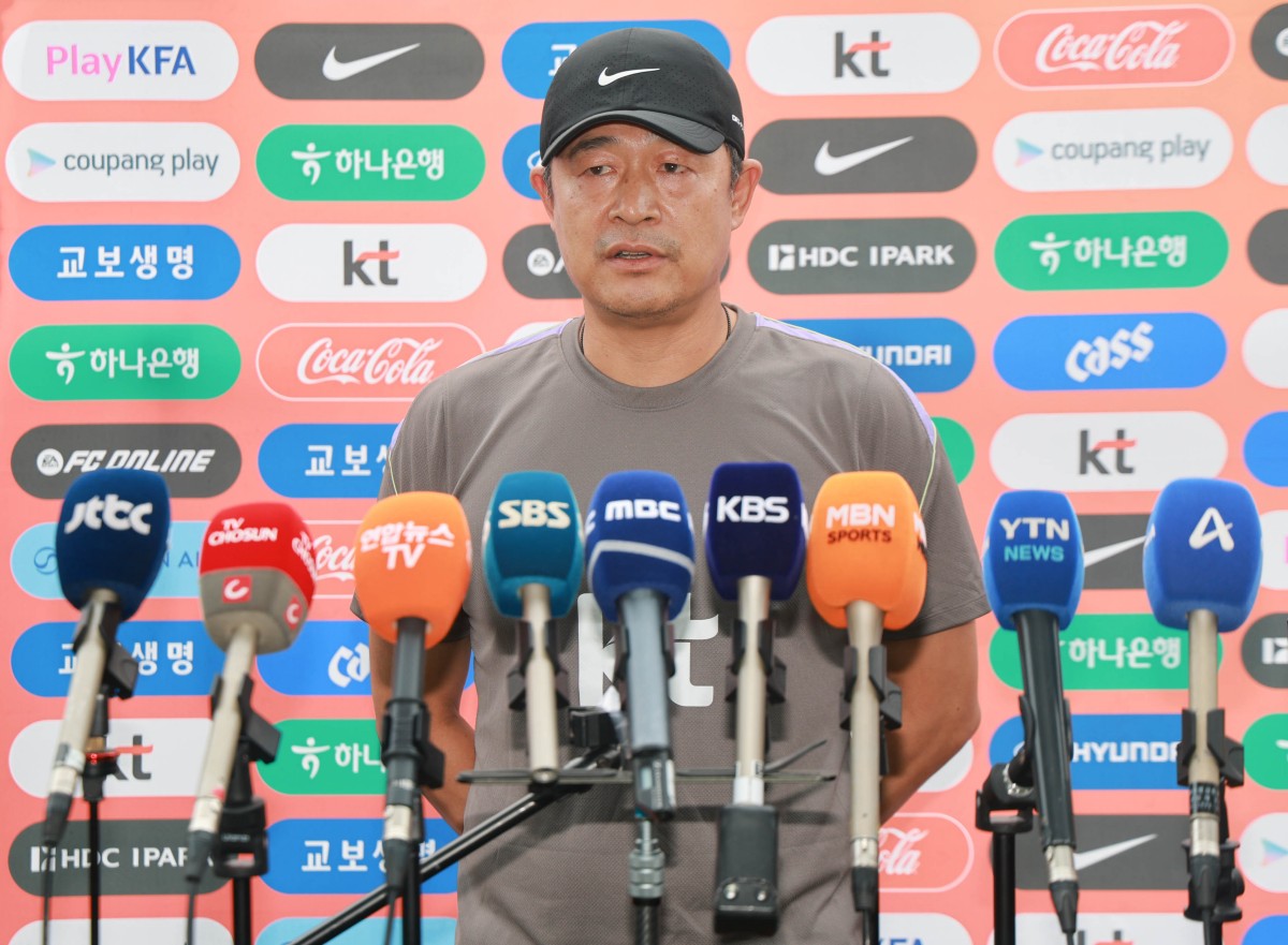 아시안게임 전 등장한 '음주운전 뺑소니' 이슈…이민성 감독 고개 숙였...