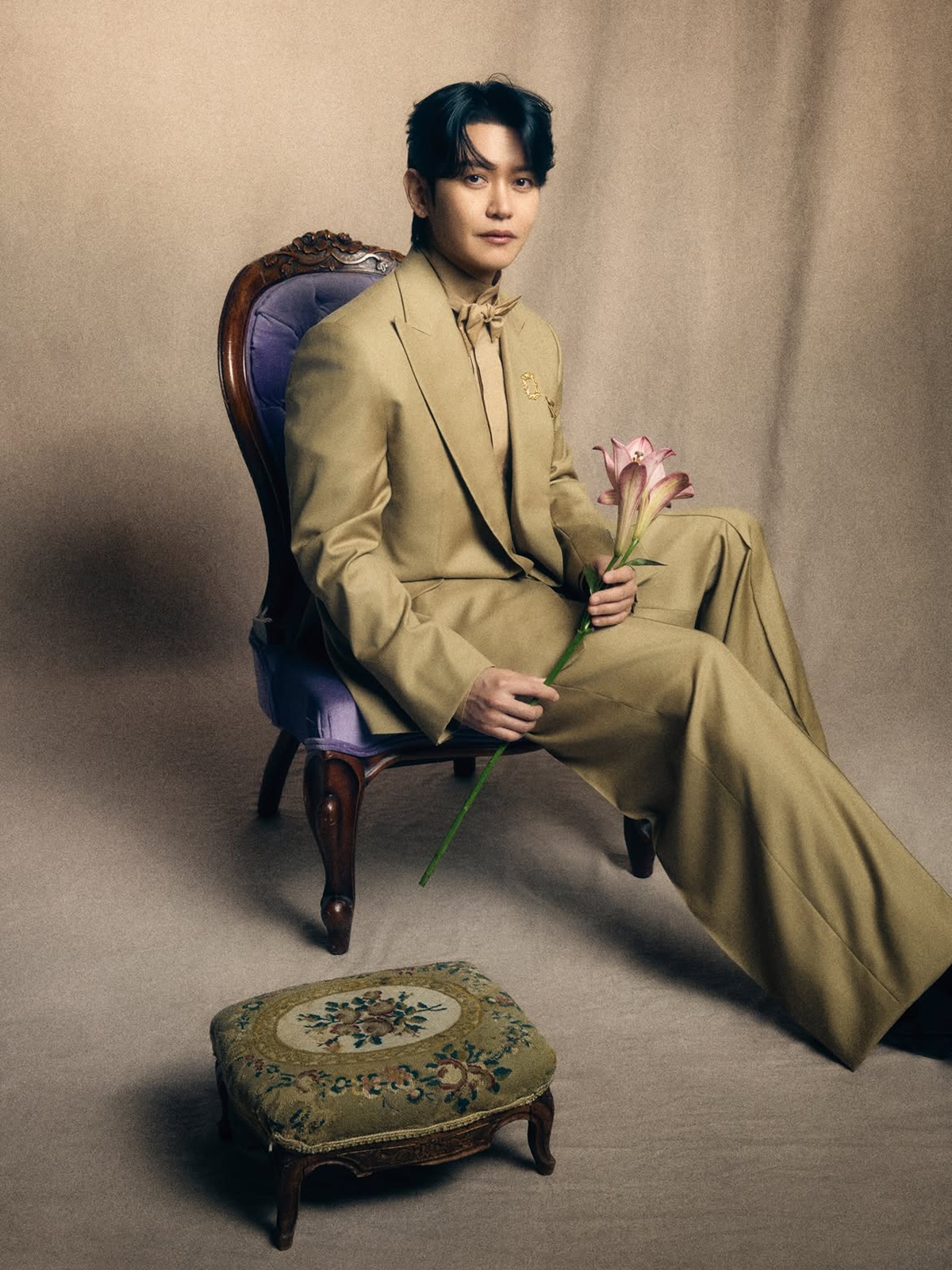 Noel's Kang Gyun-sung Shares Classical Painting-Inspired Wedding Photos Before Oct. 30 Ceremony