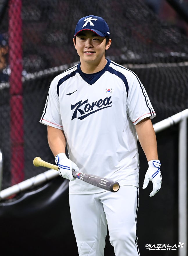 대한민국 야구 국가대표팀 외야수 문현빈이 23일 일본 아이치현 오카자키 종합공원 야구장에서 열린 태국과의 2026 아이치·나고야 아시안게임 조별리그 B조 3차전에서 대회 첫 안타를 기록했다. 사진 엑스포츠뉴스 DB