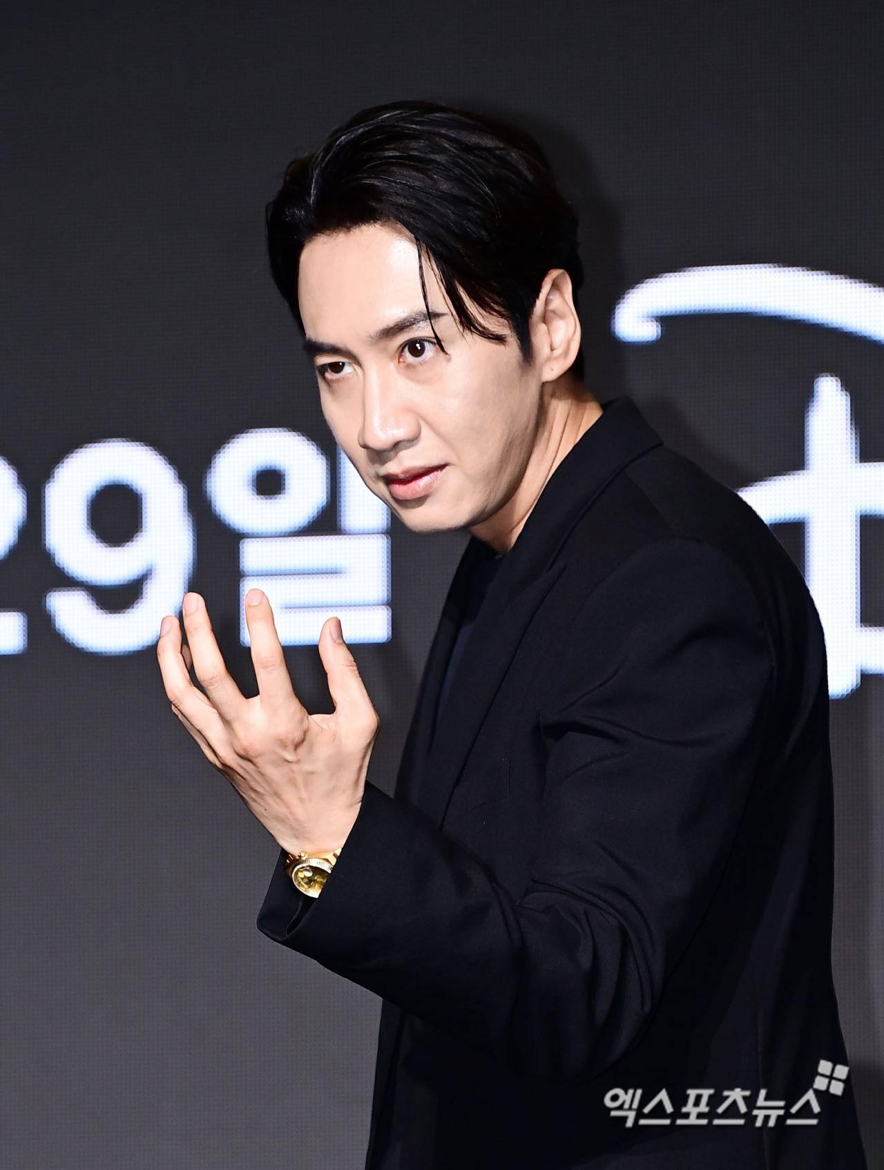 김우빈에게도 소문 퍼졌다…<b>이광수</b>, 급기야 팬 소통 '중독' 조짐 "계속 ...