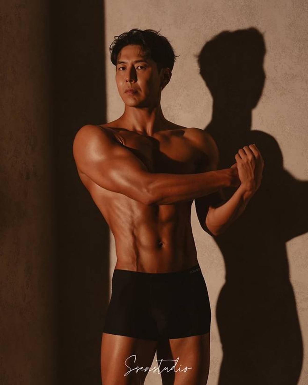 <b>32기</b> 회계사 <b>영수</b>, SRT 승무원 국화와 '계약결혼'? 9kg 감량까지 "절박해...