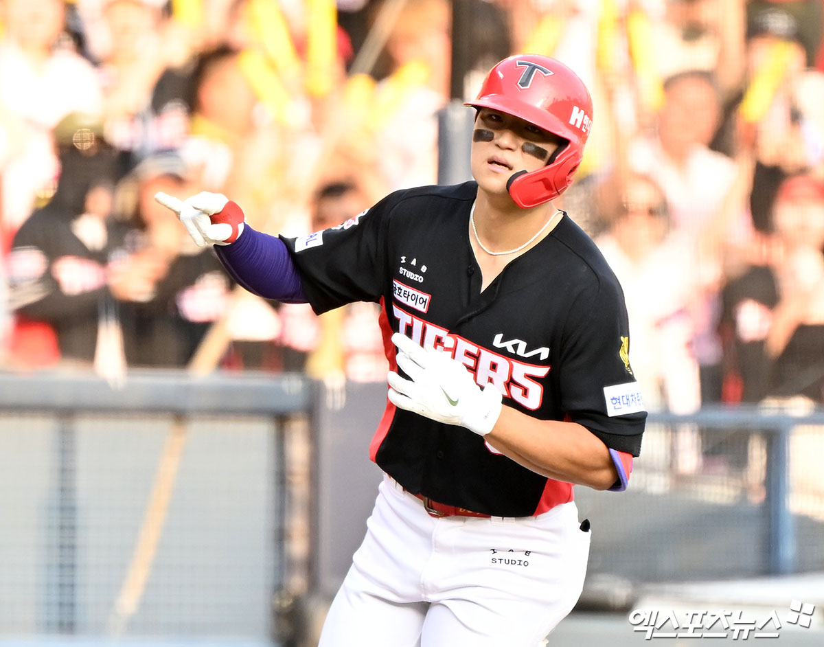 '이게 <b>김도영</b>이다!' 9회 2사 역전 스리런 대폭발…<b>KIA</b>, LG 6-4 역전승→3...