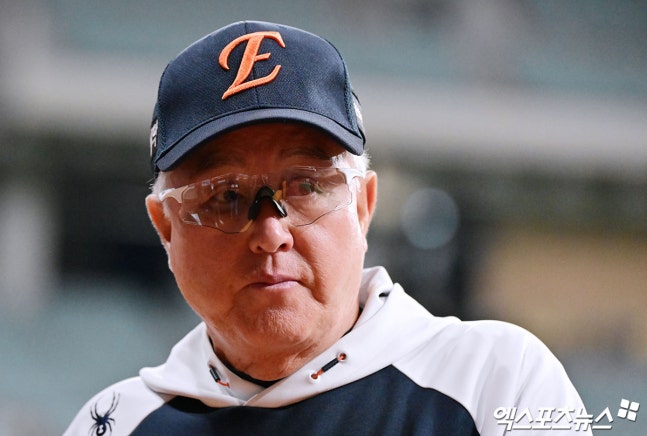 김경문 감독이 이끄는 한화 이글스가 7일 서울 고척스카이돔에서 열린 2026 신한 SOL KBO리그 키움 히어로즈와의 팀 간 16차전에서 졌다. 사진 김한준 기자
