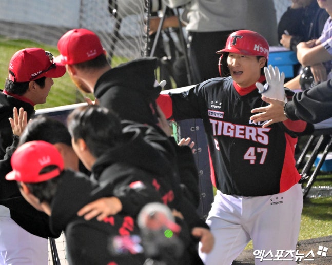 KIA 타이거즈 캡틴 나성범이 20일 서울 잠실야구장에서 열린 2026 신한 SOL KBO 준플레이오프(5전 3선승제, KIA 2승) 3차전에서 2회초 선제 솔로 홈런을 기록했다. 사진 김한준 기자