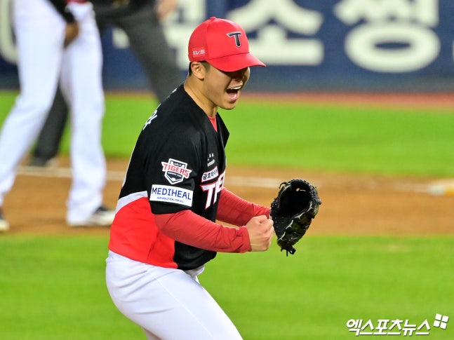 KIA 타이거즈 일본인 우완 시라카와 케이쇼가 20일 서울 잠실야구장에서 열린 2026 신한 SOL KBO 준플레이오프(5전 3선승제, KIA 2승) 3차전에 선발등판, 5이닝 1실점 호투로 승리투수가 됐다. 사진 김한준·고아라 기자