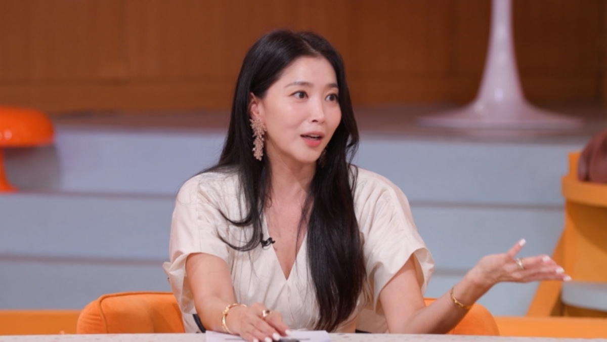 KBS2「신상출시 편스토랑」で料理について話すオ・ユナ