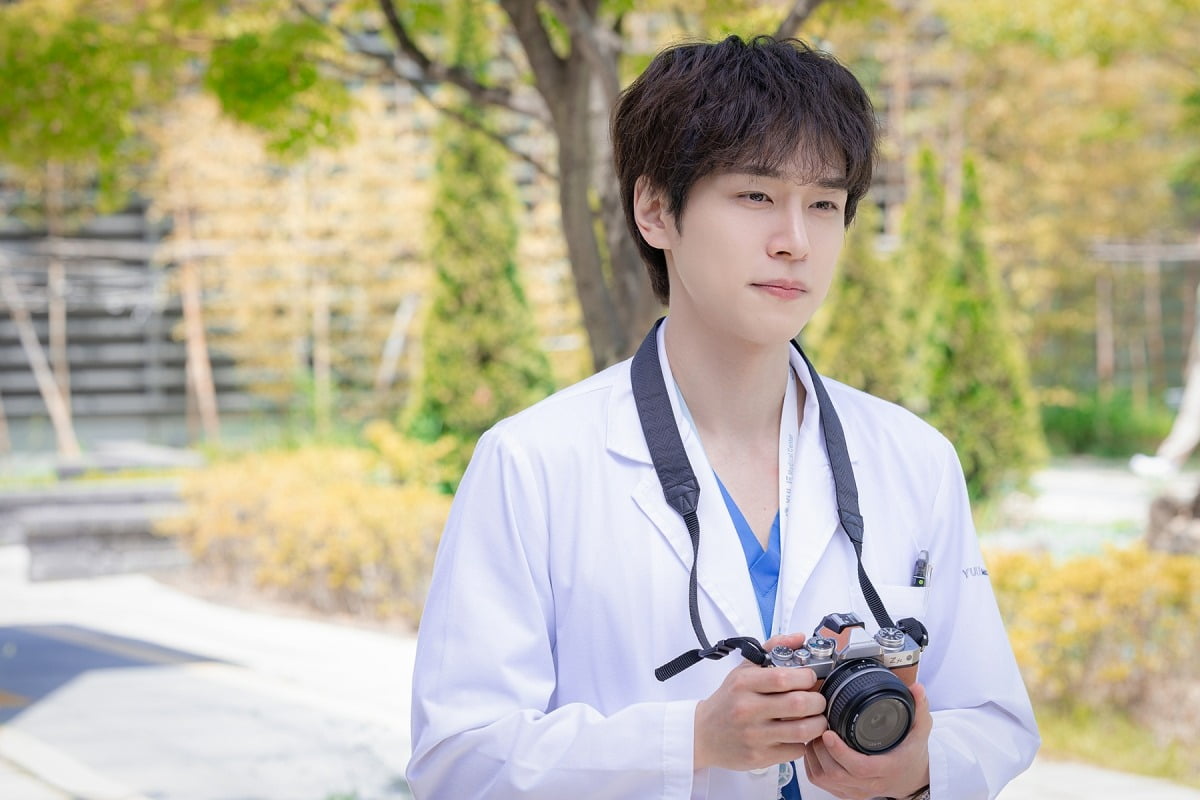 강유석, 톱 여배우 컬렉터 등극…아이유·고윤정 이어 <b>문가영</b> 만난다