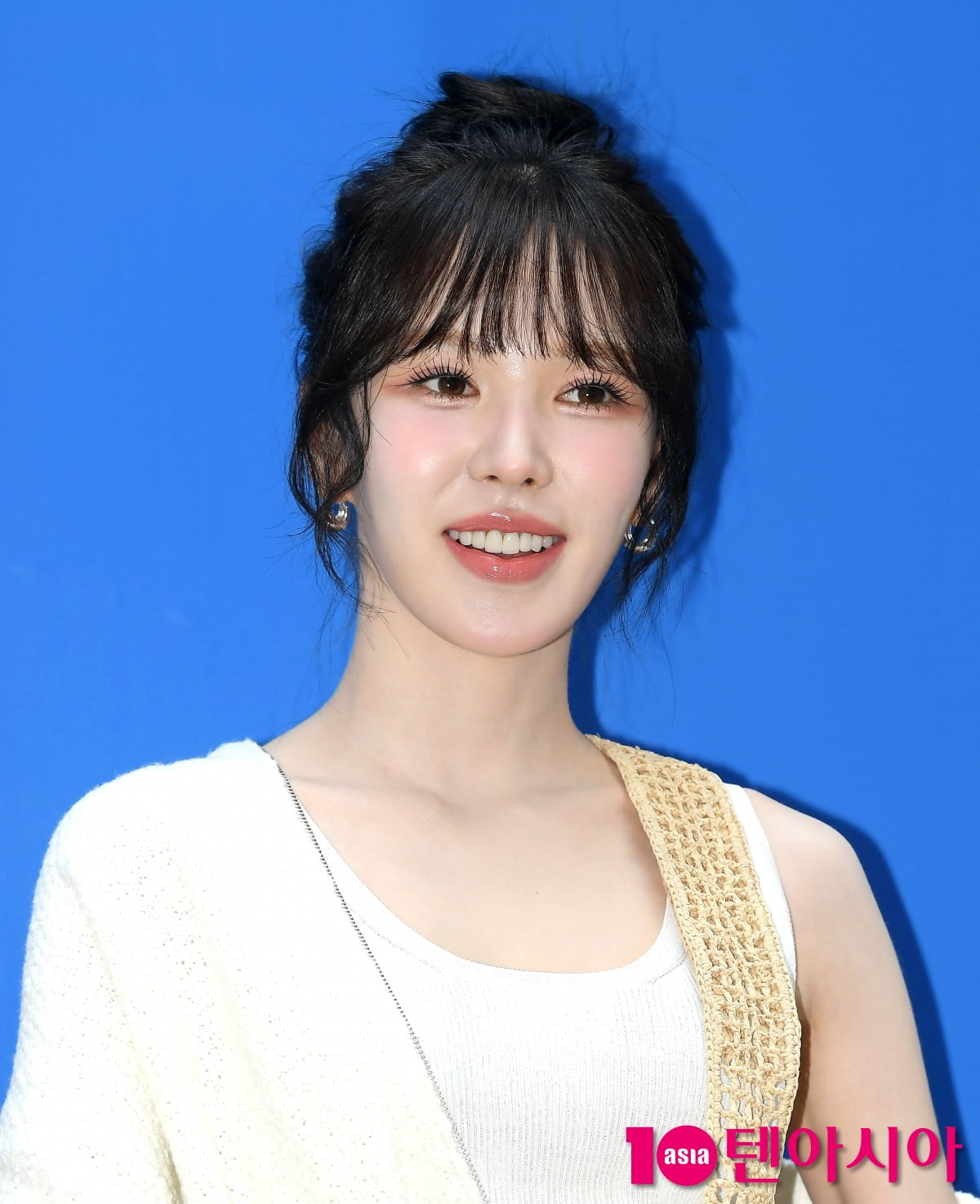 레드벨벳 웬디, <b>SM</b>과 <b>결별</b> 한 달 만에…캠퍼스 데이트하고 싶은 여자 가...