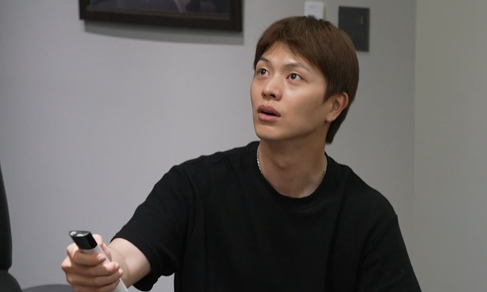 '30세' <b>육성재</b>, 금수저 고백하더니…셀프 인테리어한 럭셔리 <b>하우스</b> 자...