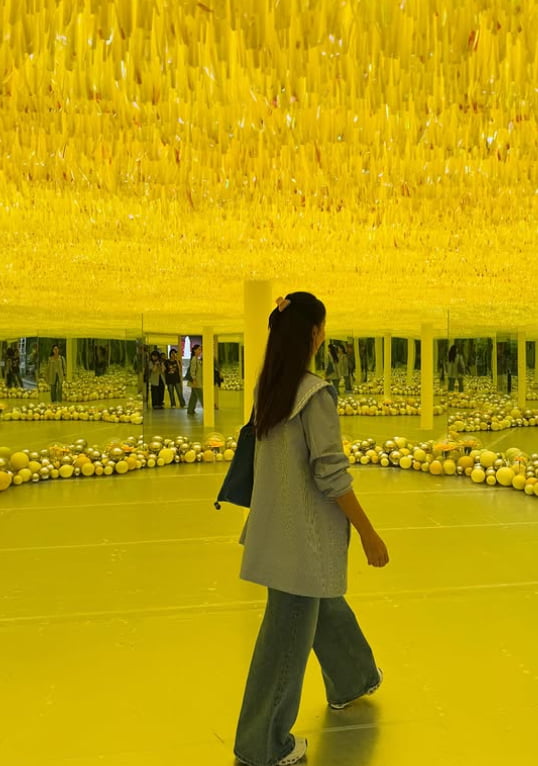 '164억원 집 거주' <b>고소영</b>, 세일러문인가…무려 297만원 코트입고 에버...