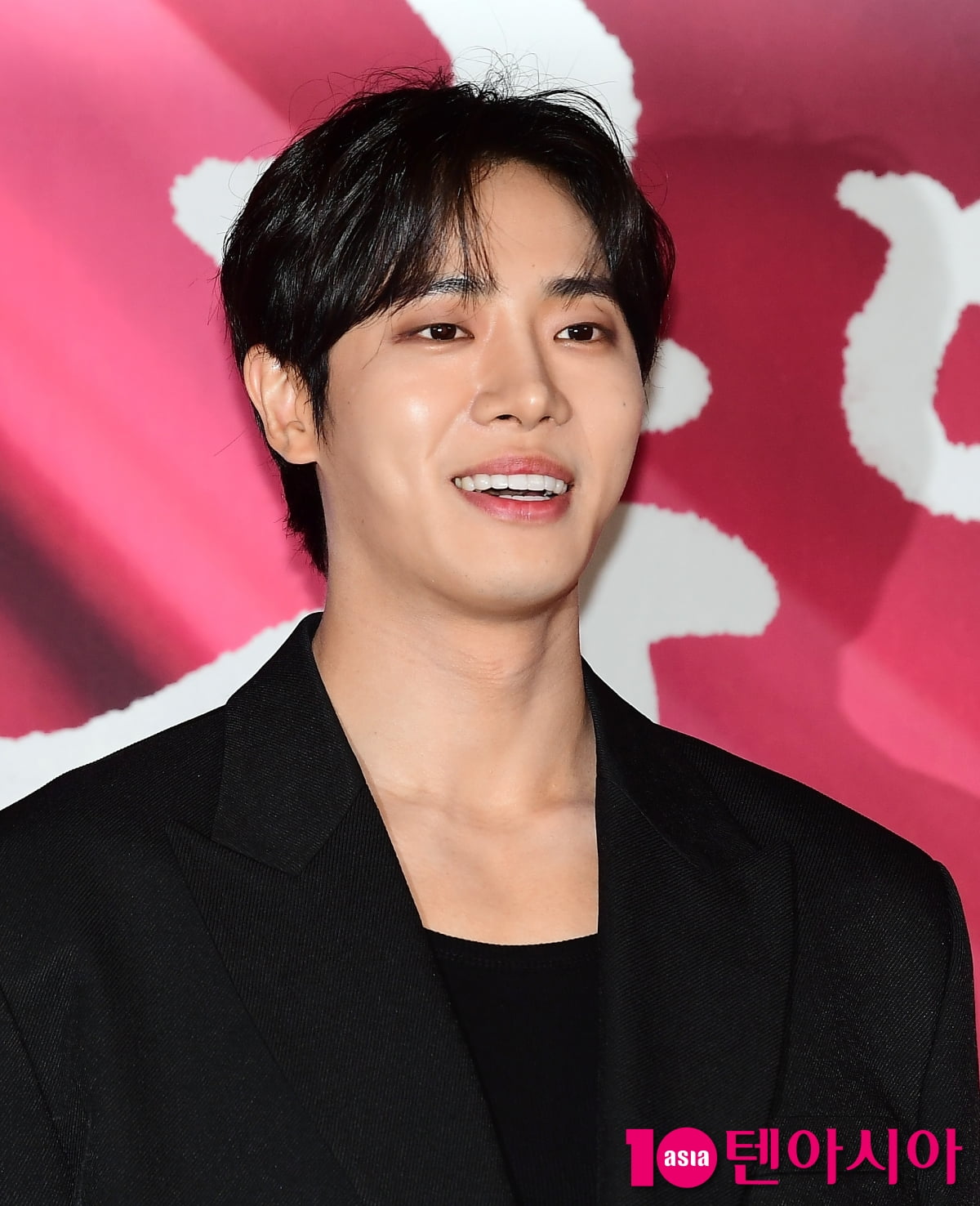 <b>추영우</b>, <b>임지연</b>과 핑크빛 이어 조이현과 연인 호흡…계급장 떼고 정면...
