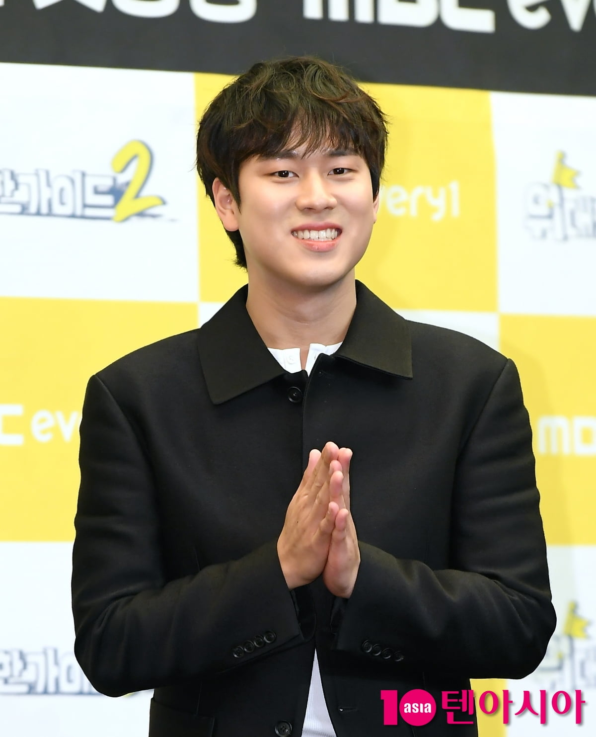 반말로 일방적 중단…<b>이무진</b>, <b>스태프 갑질</b> 피해에 "무례에 유감, 강경 대...
