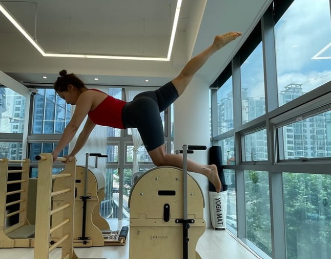 <b>신봉선</b>, 11kg 감량하고도 욕심쟁이…봉긋한 애플힙에 깜짝