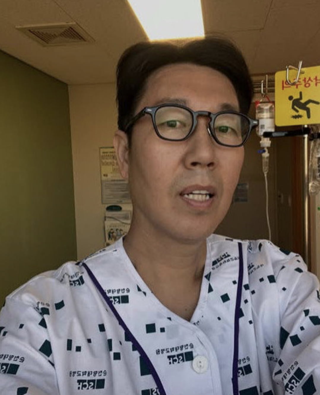 <b>김영철</b>, '<b>마비성 장폐쇄</b>'로 입원…"해산물 조심하세요"