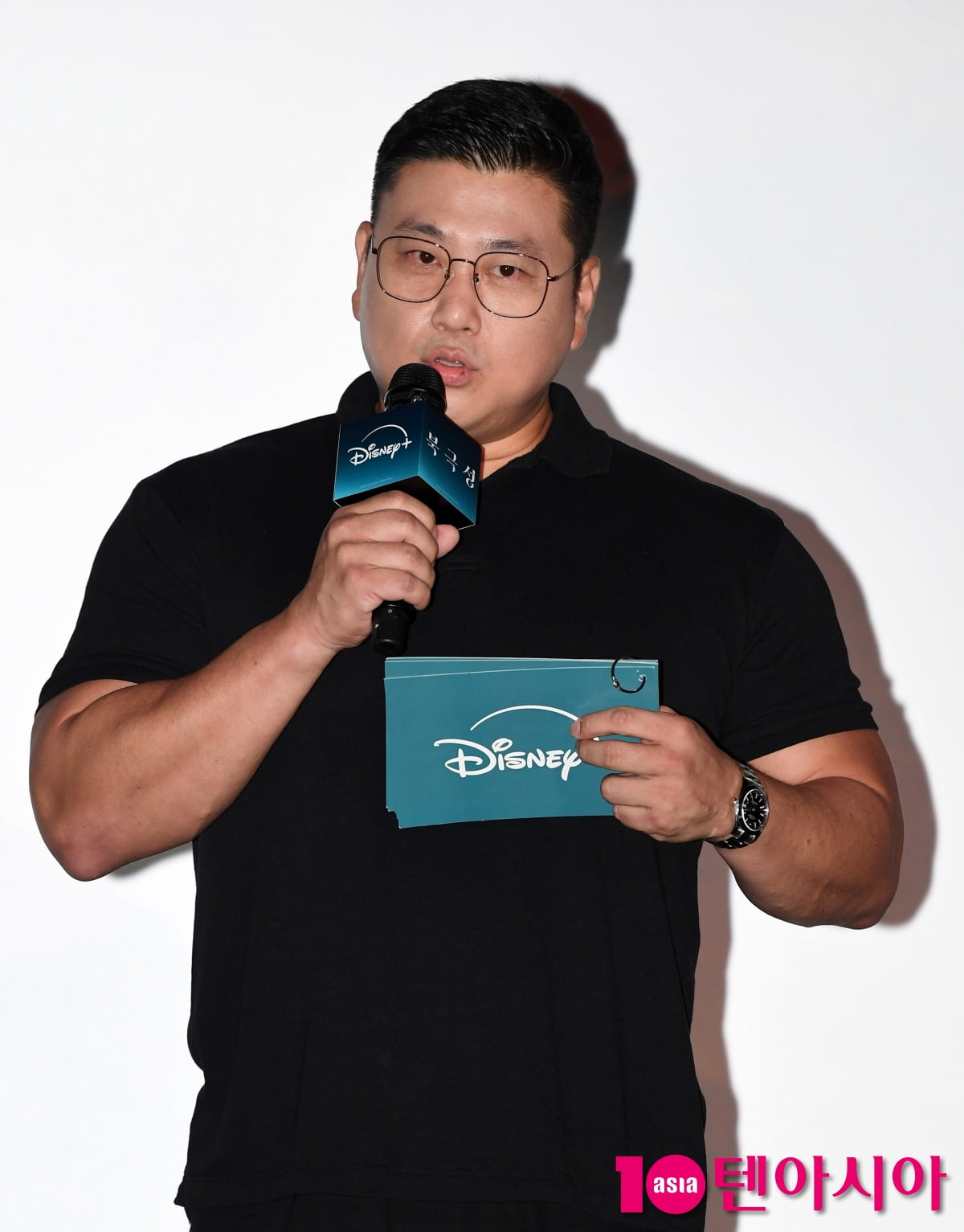 [종합] 디즈니+, OTT 점유율 5위인데…<b>전지현</b>·<b>강동원</b>의 '<b>북극성</b>'으로 반...