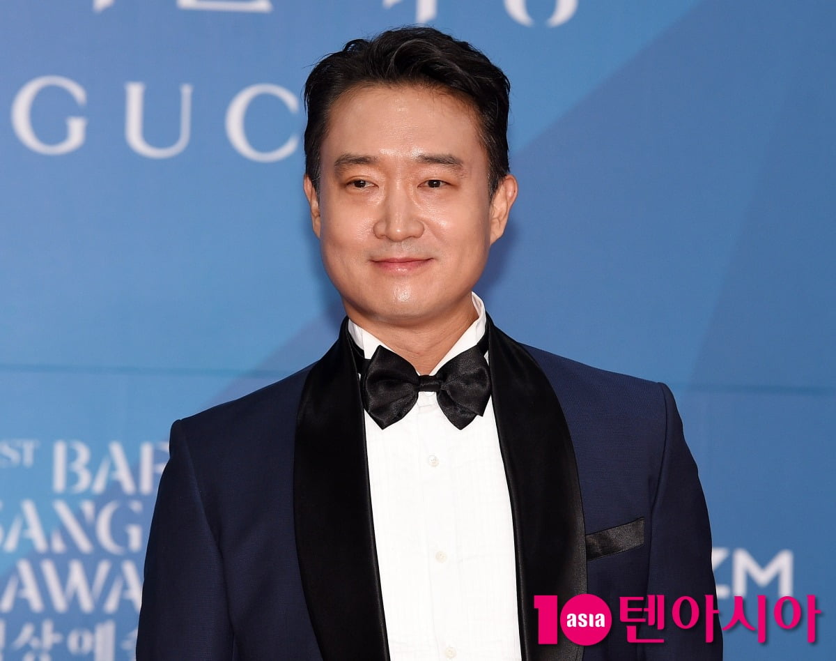 '46세' <b>조우진</b>, 아내와 별거 중이었다…"따로 산 지 3년 차, 딸 너무 보...