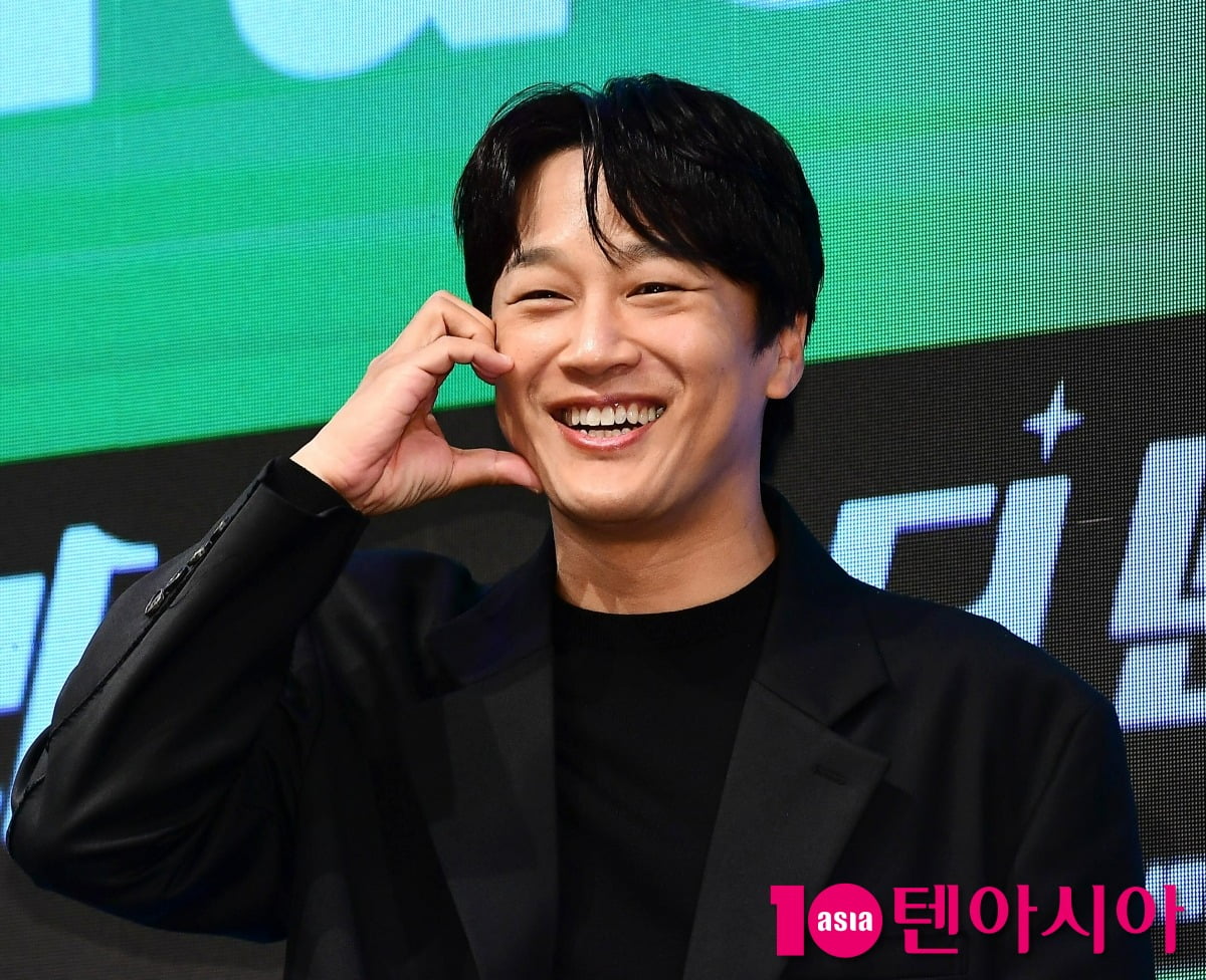 <b>차태현</b>, <b>조인성</b>과 <b>소속사 설립</b>하더니…데뷔 30년 만에 외모 고민 "내 턱...
