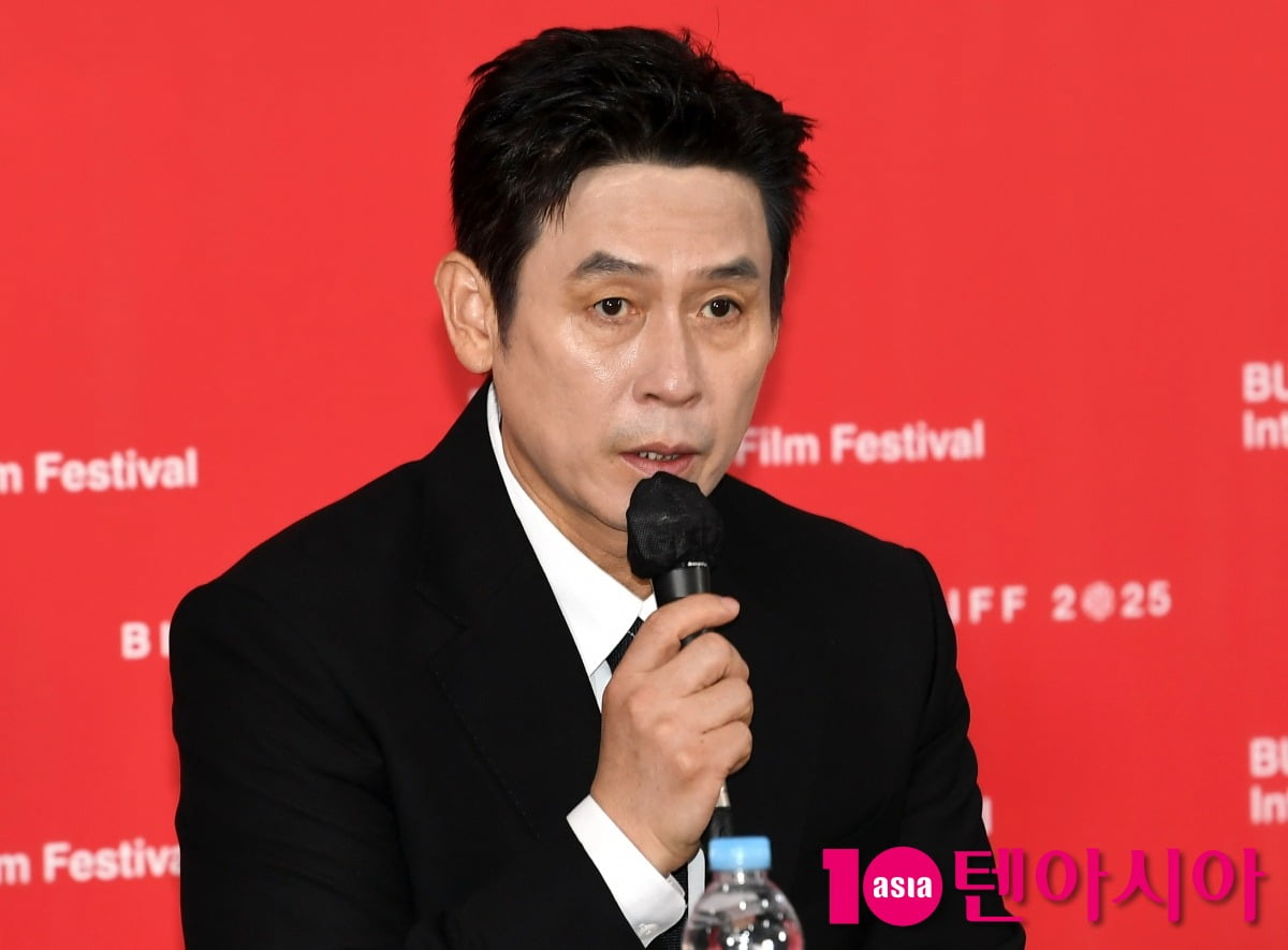 설경구, <b>변성현</b>과 만난 것만 4번째…"오히려 더 고민스러워"('<b>굿뉴스</b>') ...