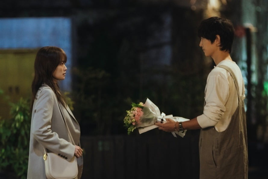2%대 시청률 부진에도…<b>송중기</b>의 고백, 천우희와 터닝 포인트 맞는다...