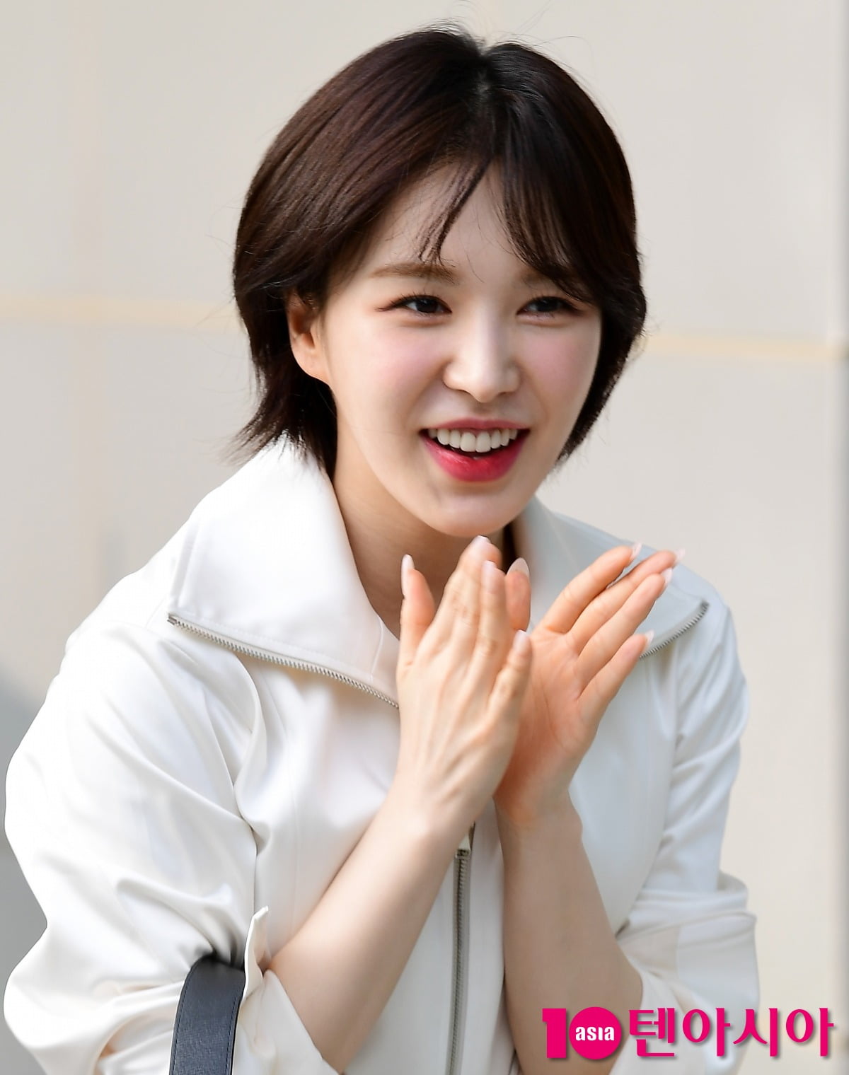 레드벨벳 웬디, <b>SM</b>과 <b>결별</b> 5개월 만에…올레길 산책하고 싶은 여자 가수...