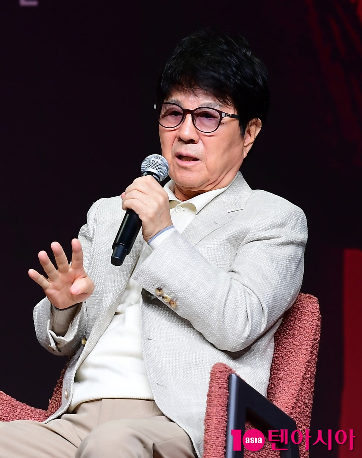 [공식] '가왕' <b>조용필</b>, 추석에 한 번 더 본다…특집 <b>다큐</b> '그날의 기록'...