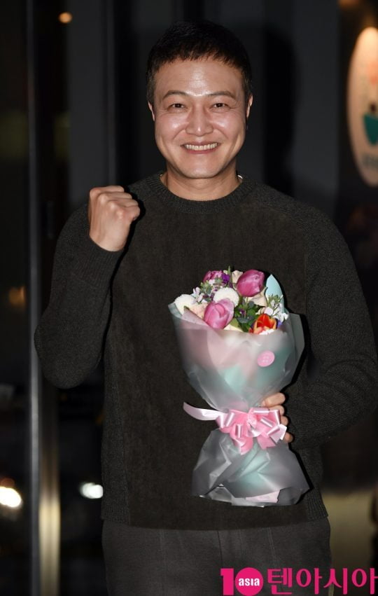 <b>정웅인</b>, 매니저 잘못 만나 전 재산 <b>사기 피해</b>…"사채업자에 무릎 꿇어"...