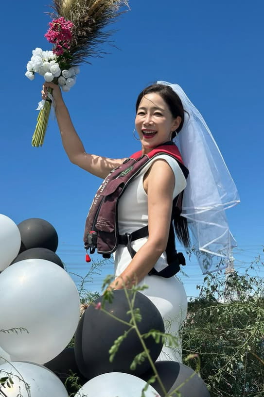 [전문] '<b>서프라이즈</b>' <b>재정비</b>…<b>김하영</b> "신혼여행 첫날 소식 들어, 행복할...